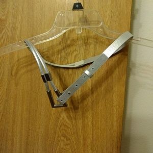 White House Black market belt. Comes in belt sac